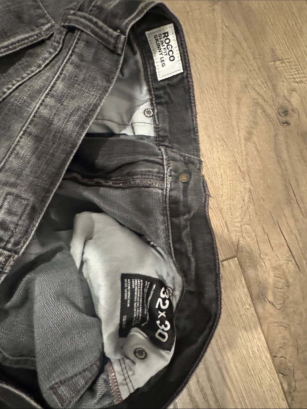 Express Women's Gray Straight-Leg Jeans - Picture 3 of 4